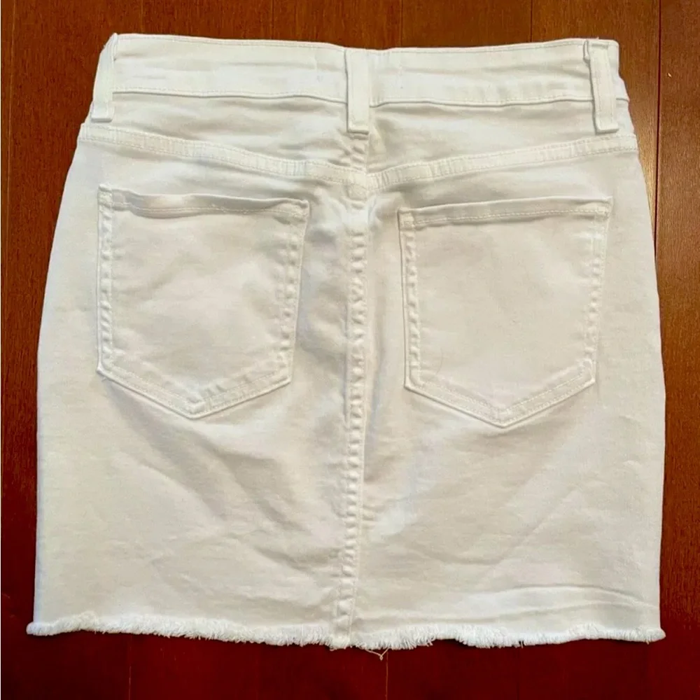O2 Denim Collection | White Mini Skirt - Picture 4 of 4